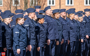 Uroczyste zakończenie szkolenia policyjnego w Pile