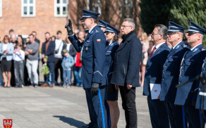 Uroczyste zakończenie szkolenia policyjnego w Pile