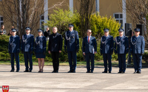 Uroczyste zakończenie szkolenia policyjnego w Pile