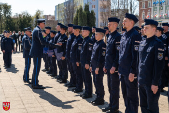 Uroczyste zakończenie szkolenia policyjnego w Pile