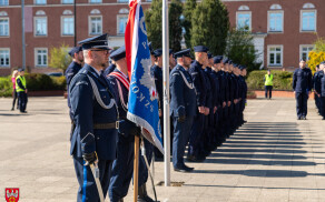 Uroczyste zakończenie szkolenia policyjnego w Pile