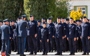 Uroczyste zakończenie szkolenia policyjnego w Pile