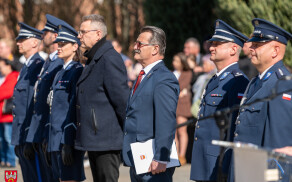 Uroczyste zakończenie szkolenia policyjnego w Pile