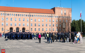 Uroczyste zakończenie szkolenia policyjnego w Pile