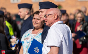 Uroczyste zakończenie szkolenia policyjnego w Pile