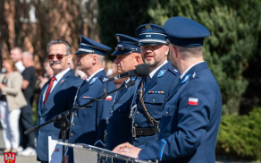 Uroczyste zakończenie szkolenia policyjnego w Pile