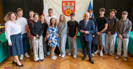Uczniowie z Liceum Salezjańskiego odwiedzili starostwo