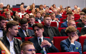 Uroczyste pożegnanie maturzystów pilskiego „Mechanika”