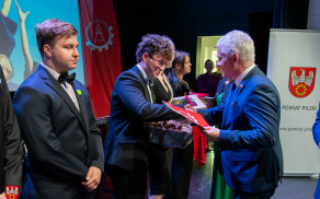 Uroczyste pożegnanie maturzystów pilskiego „Mechanika”