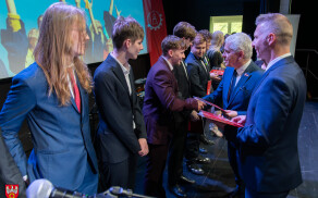 Uroczyste pożegnanie maturzystów pilskiego „Mechanika”