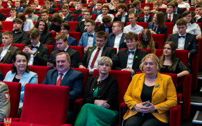 Uroczyste pożegnanie maturzystów pilskiego „Mechanika”