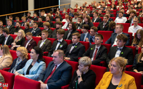 Uroczyste pożegnanie maturzystów pilskiego „Mechanika”