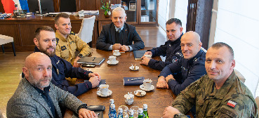 omówiono operacje Tor i Horyzont