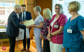 Życzenia dla pielęgniarek i położnych