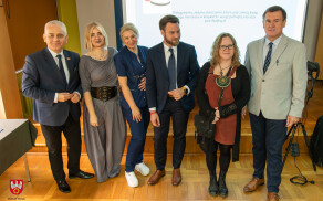 Życzenia dla pielęgniarek i położnych