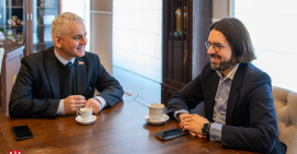 Starosta spotkał się z wyróżnionym nauczycielem chemii