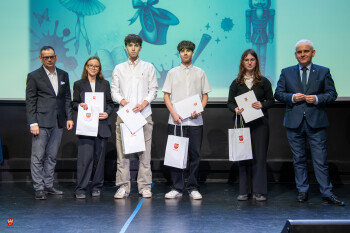 obchody służą edukacji młodzieży