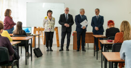 przedstawiono nową dyrektor