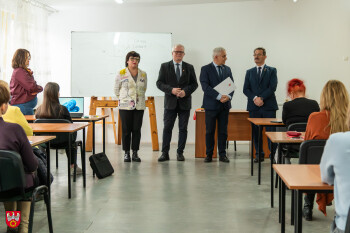 przedstawiono nową dyrektor