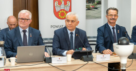 Sesja Rady Powiatu i ważne decyzje dl...