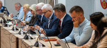 Nadzwyczajna sesja Rady Powiatu w Pil...