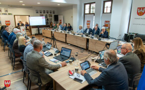 Sesja Rady Powiatu: o kierunku lekarskim i inwestycjach