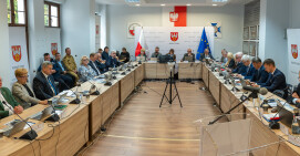Sesja Rady Powiatu: o kierunku lekarskim i inwestycjach