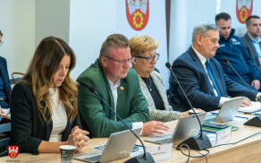 Sesja Rady Powiatu: o kierunku lekarskim i inwestycjach