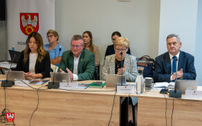 Sesja Rady Powiatu: o kierunku lekarskim i inwestycjach