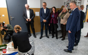 Rekonstrukcja zajazdu z Łobżenicy w skansenie w Osieku