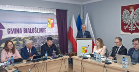 Starosta na sesji Rady Gminy Białośliwie