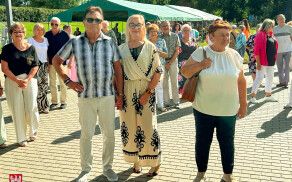 Kolejna zabawa seniorów na stadionie przy Okrzei