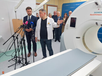 Nowoczesny tomograf i sprzęt diagnostyczny dla szpitala