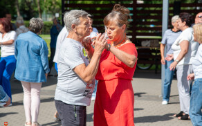 Kolejna Taneczna Środa połączyła seniorów