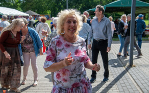 Kolejna Taneczna Środa połączyła seniorów