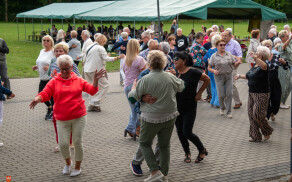 Kolejna Taneczna Środa połączyła seniorów