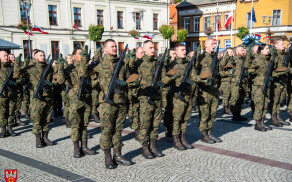 Przysięga wojskowa nowych żołnierzy 12 WBOT