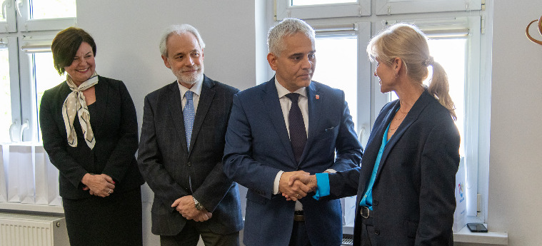 Gratulacje z okazji Dnia Bibliotekarz...