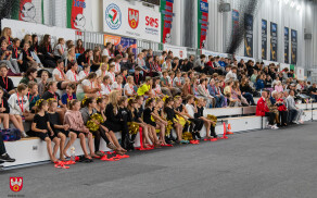 Warsztaty cheerleadingu sportowego w hali przy Pola