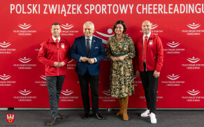 Warsztaty cheerleadingu sportowego w hali przy Pola