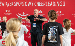 Warsztaty cheerleadingu sportowego w hali przy Pola