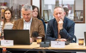 sesje odbyły się 10 lutego