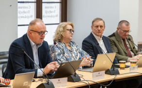 sesje odbyły się 10 lutego