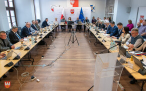 sesje odbyły się 10 lutego