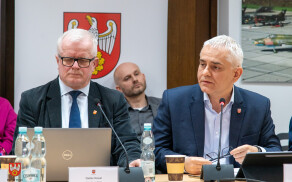 sesje odbyły się 10 lutego