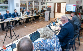 sesje odbyły się 10 lutego