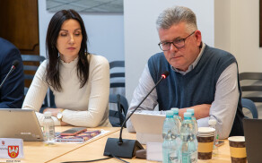 sesje odbyły się 10 lutego