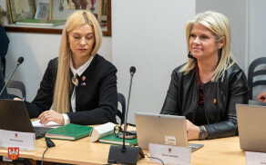 sesje odbyły się 10 lutego