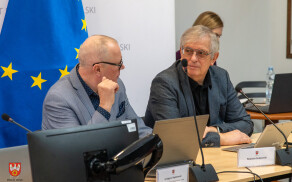 sesje odbyły się 10 lutego