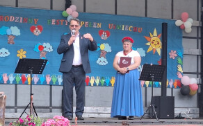 Rodzinny piknik pełen uśmiechu w Wysokiej Małej